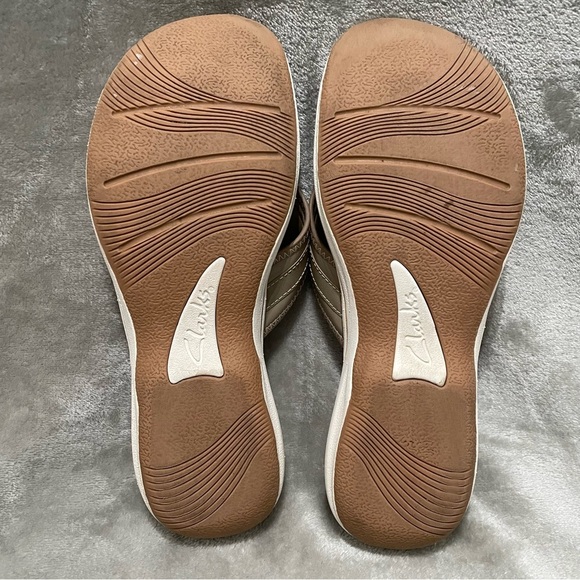 Cloudsteppers by Clark Adjustable Velcro Flipflop Sandals Women's Size 9 - Picture 7 of 9